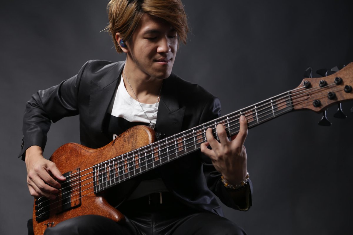 AVO_Magazine's tweet photo. Yusuke Morita joins Japanese theatrical group Japone Artists

https://t.co/jRYo8R8pQr

#AVOMagazine #jmusic @japoneartists @bassyusuke https://t.co/0pz1hX2MFg