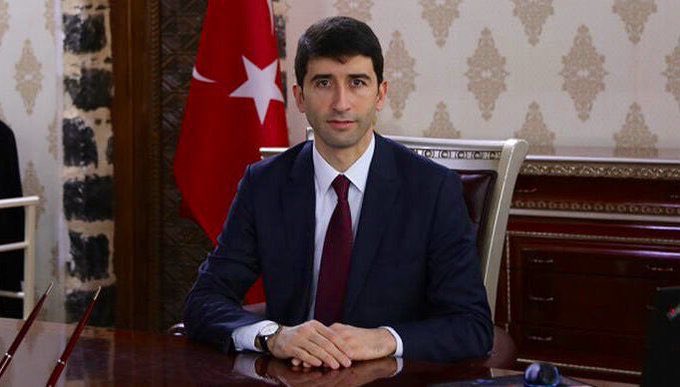 Geçirdiği kalp krizi sonucu Rahman-ı Rahim’e kavuşan Siverek Kaymakamımız Hasan ONGU ’ya, 
Cenab-ı Allah’tan rahmet, kıymetli ailesine ve tüm sevenlerine sabır ve başsağlığı diliyorum.