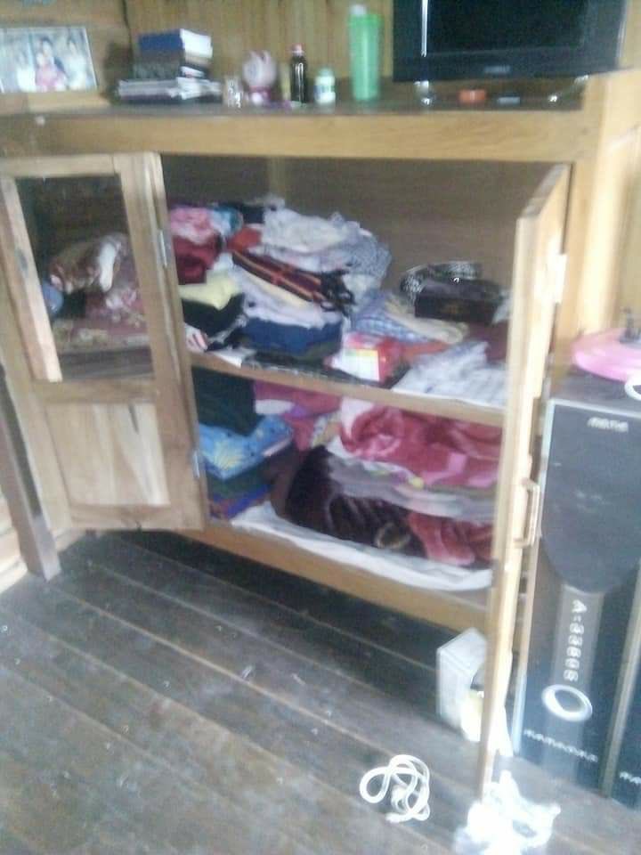 nslwin's tweet photo. LOIKAW, Karenni (Kayah) State:

Terrorists (Myanmar security forces) broke the doors of the abandoned houses in Htee Thuu Kuu &amp; Pyar Kanel hamlets in Nwar La Woo village tract and stole whatever they wanted and destroyed many others whatever they couldn't carry.

#May24Coup https://t.co/3p6N8uzF10