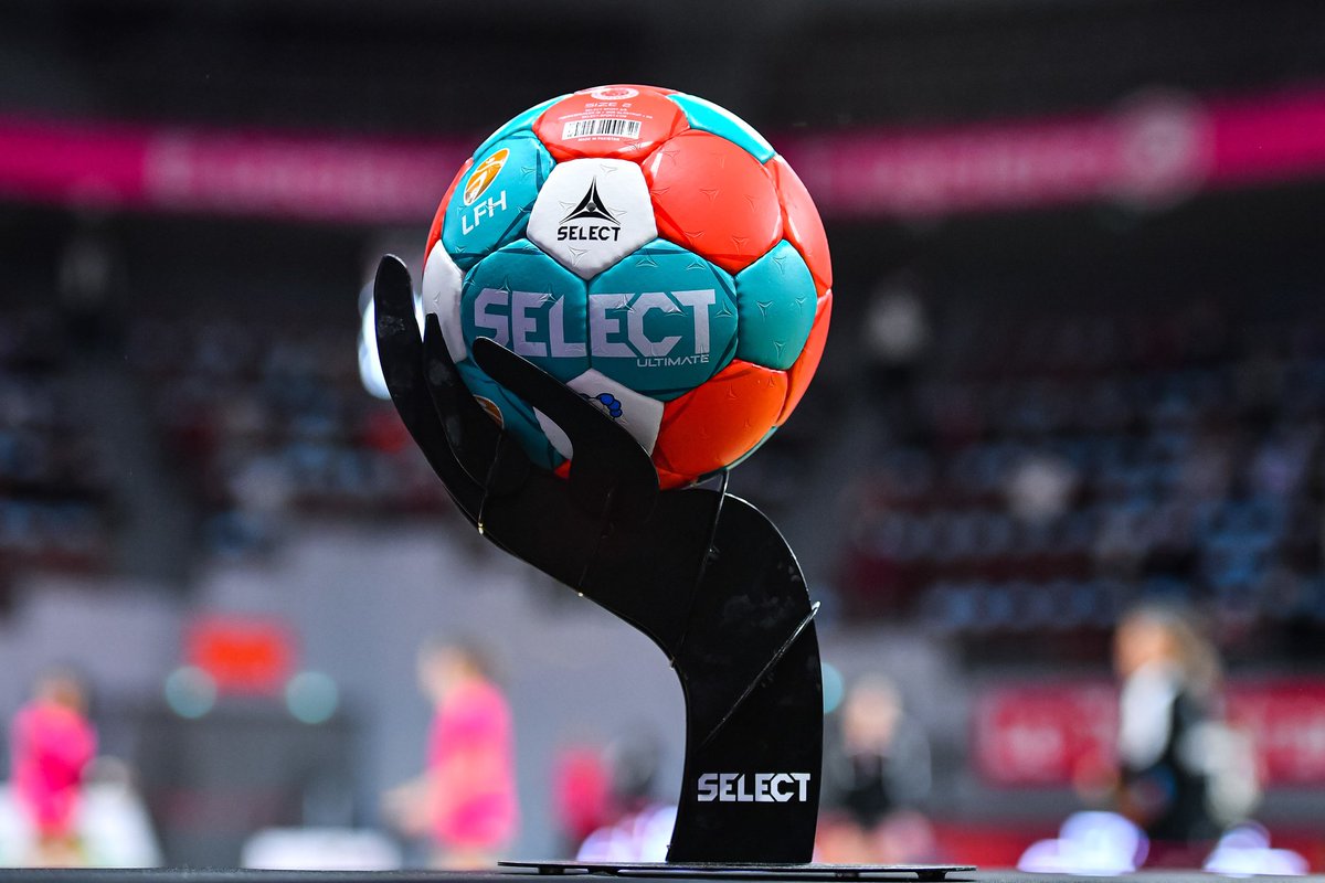 LFH_Officiel's tweet photo. 🤩👀
#SelectHandball 2021-22
📸 @Exuleo / @iconsport_fr
#LigueButagazEnergie https://t.co/lStyQaWT2m