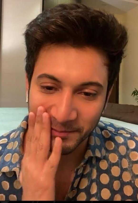 rohitxhappiness's tweet photo. ✨Rohit Saraf ✨ as emojis 
            🥰                 😊 https://t.co/ktsBjsPLpX