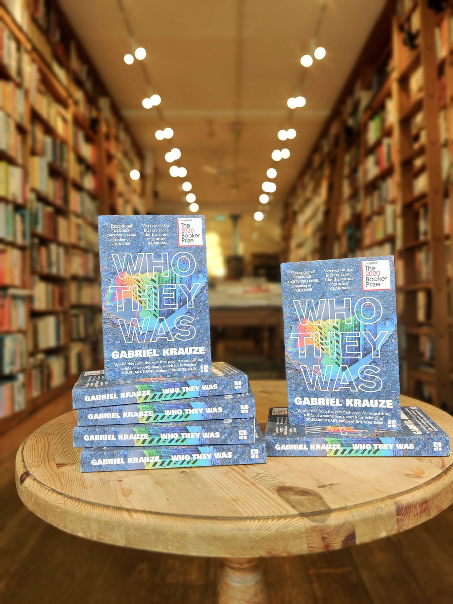 ToppingsBath's tweet photo. It's here! @Gabriel_Krauze's phenomenal debut novel is here in all its paperback glory. A splash of petroleum iridescence to set our fiction tables ablaze.
#GabrielKrauze #WhoTheyWas
@4thEstateBooks
https://t.co/SzMjg5e8Df https://t.co/Uzxc5GluGF