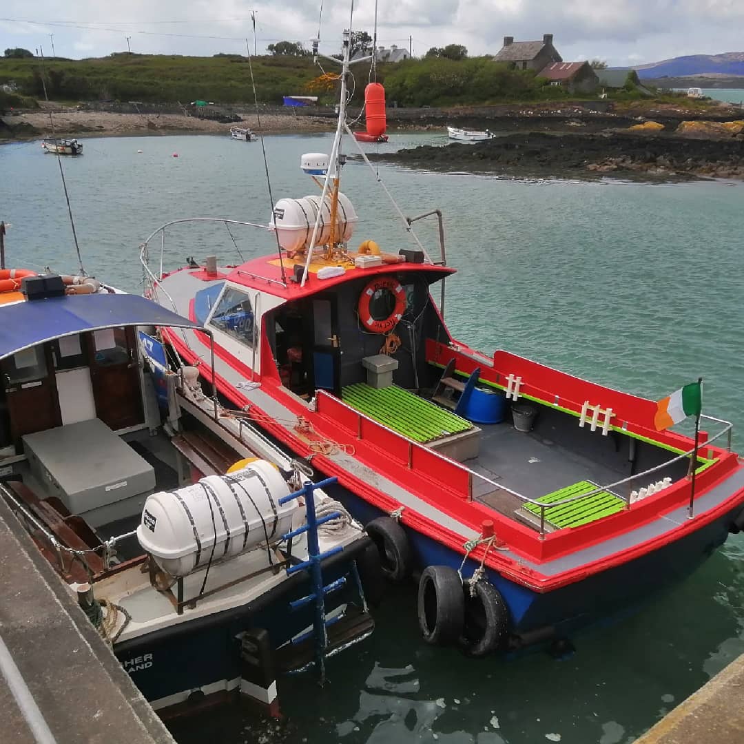 InisUiDrisceoil's tweet photo. Planing a visit to #HeirIsland? 
Summer #Ferries are running daily from #Cunnamore pier to Heir Island

⛴️ Info, Timetables, Contact details👇
https://t.co/Lieuhori1D

🌞🏖️😎

#Skibbereen #Roaringwaterbay #WestCorkIslands
#WestCork #Cork #WildAtlanticWay
#EUCoolRoute #PureCork https://t.co/8t1Klxr8F3
