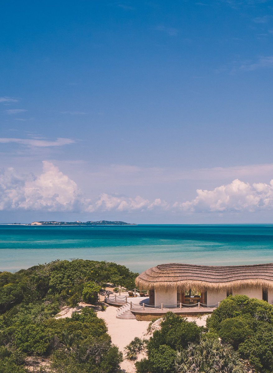 De Portofino au Mozambique, tour d'horizons des nouveaux hôtels, aux quatre coins du globe, à connaître absolument cet été 2021.
👉 vogue.fr/lifestyle/arti…

#hotels #hotellerie #dreamhotel #hospitality