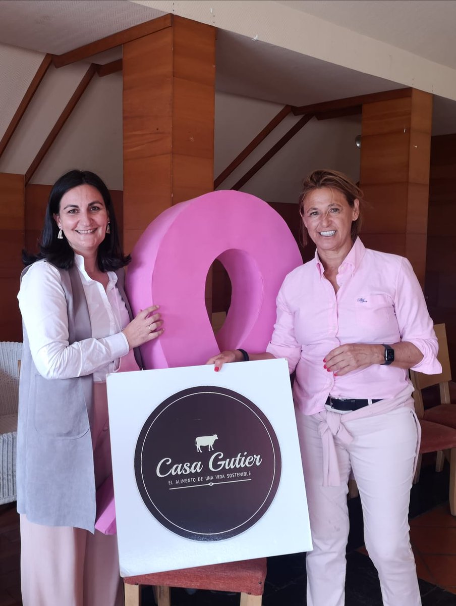 CasaGutier's tweet photo. 🚩🏆 Ayer @CasaGutier estuvo presente en el 15 #Torneo de #Damas en @golflayos (Toledo).

🏌🏼‍♀️🎀 Un placer acudir y colaborar con #APACAMA en la promoción del deporte y la lucha contra el #cáncer de #mama.

🥰 ¡Gracias a todas! 🥰 https://t.co/Jc2wgqCOpF