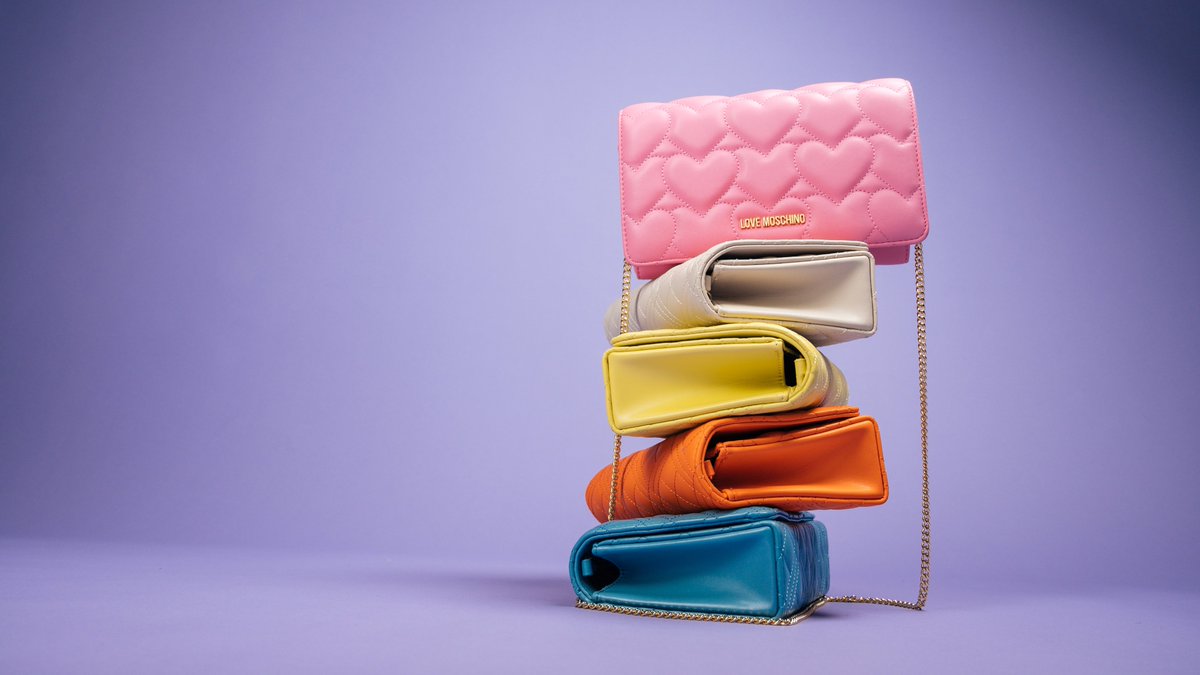 BrandBagsGR's tweet photo. Color bomb💛
Shop online: https://t.co/4ljQqOGkSs
#lovemoschino #bags #colors #newcollection #springsummer21 #brandbagsgr https://t.co/VanqBX2wDq