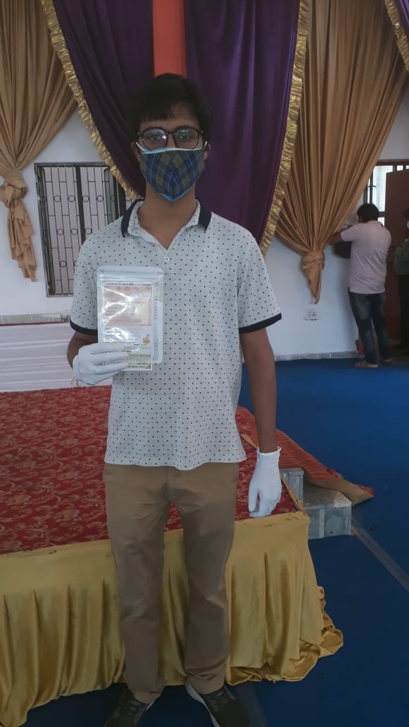 RohanAgra's tweet photo. She said: "Just a little pinch."
#Jabbed Got Vaccinated  💉
You too get ASAP. Let's fight back together. 
#Agra #ThanksDoctor
#Vaccine #Vaccinated #Covishield #Covid19 #VaccinationDone✔️ https://t.co/1T0qF1kRXm