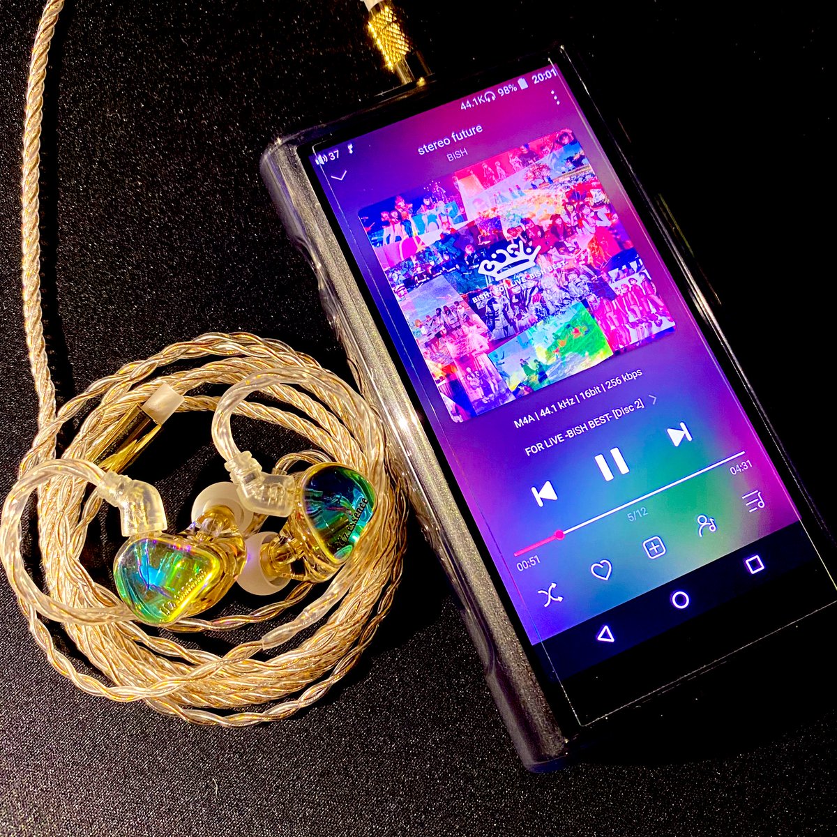 PinkloopSmilez's tweet photo. 月曜日お疲れさまでした♪
明日はREBOOT-BiSHのフラゲ日ですね!
楽しみ(๑˃̵ᴗ˂̵)
M15×ESSENCE
♪BiSH 「stereo future」
#FIIO #FIIOM15
#TFZ #BiSH https://t.co/sAlolu2MDU