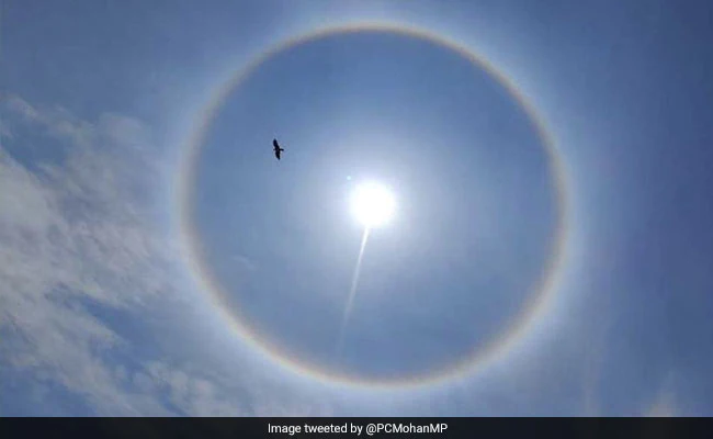 Bengaluru Witnesses Rare Rainbow-Coloured Halo Around Sun. Pics Are Viral ndtv.com/offbeat/bengal…