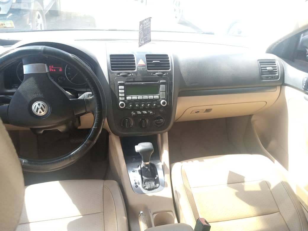isellnbuycars's tweet photo. Sweet Deal 🔥🔥🔥
Neatly Used Volkswagen Jetta
Year:2008
Features;Neat interior and exterior Sound 4plugs engine
Responsive gear
Chilling ac
Price:#850k
Location:Lagos
Call:07034524511
Buy and drive!!!
#SIRFNewphase #TheRedmiNote10pro #lagos #mondaythoughts #MondayMotivaton https://t.co/bLo3WptMSc