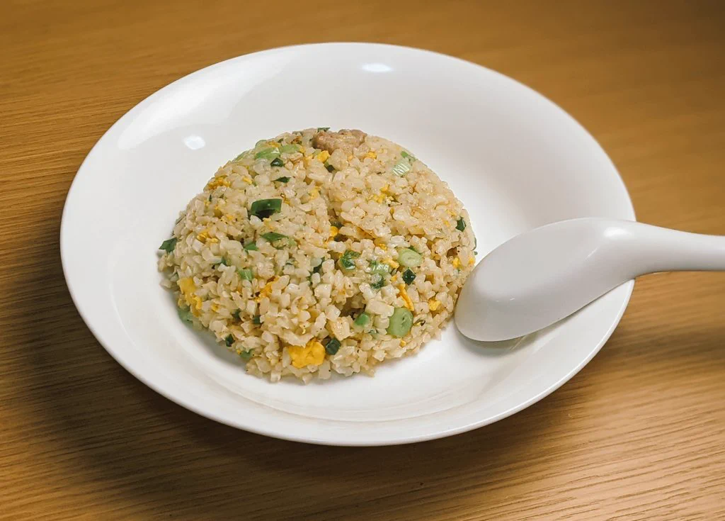 「お米のかわりに食べるカリフラワー」をチャーハンに混ぜると簡単パラパラ！美味しいので是非！