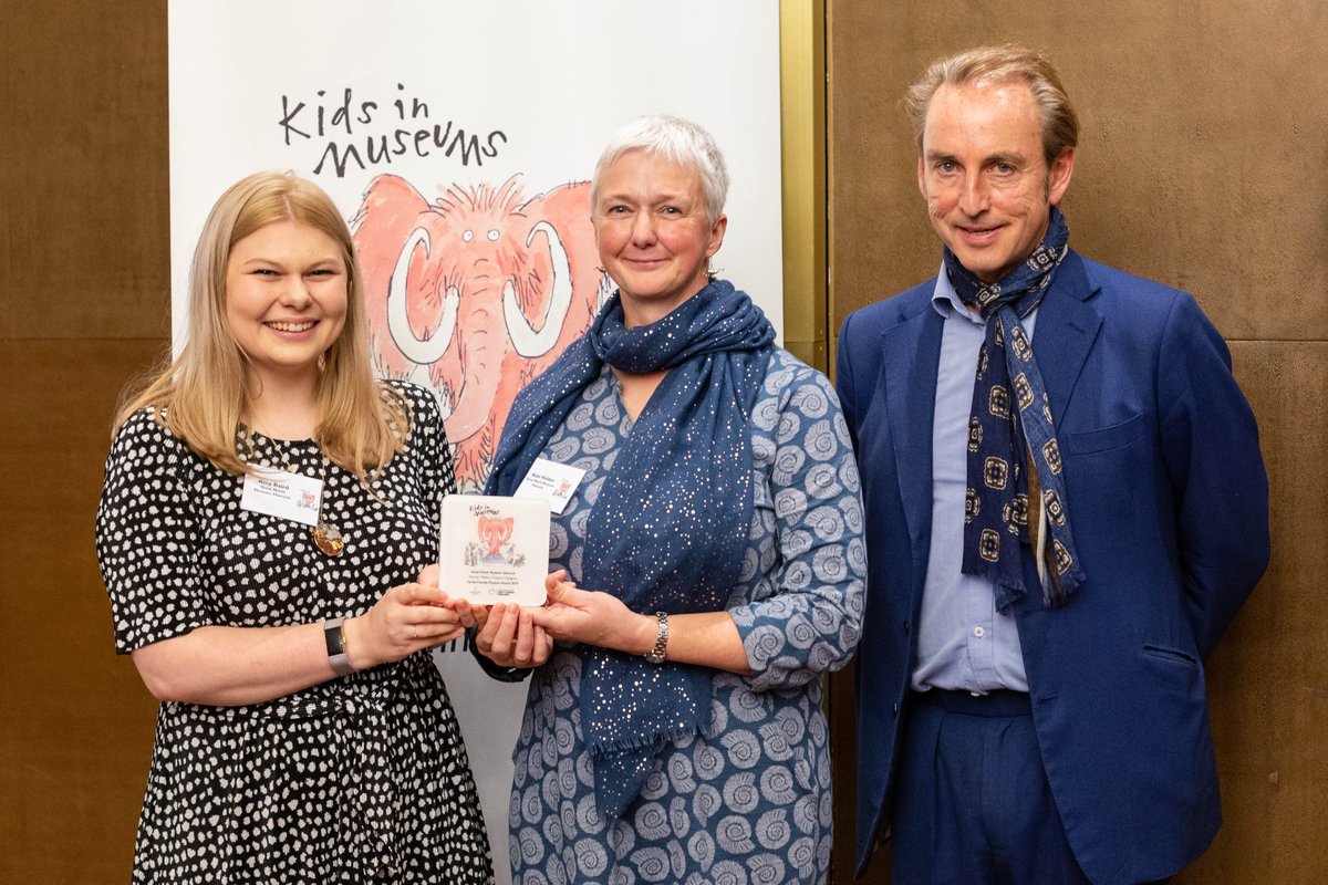 🚨📢 Deadline extended 📢🚨

We have made a couple of updates to help you apply for the #FamilyFriendlyMuseum Award:

➡ a new simplified application form
➡ a deadline extension until Monday 14 June, 5pm.

Three weeks to go! Find out more and apply: kidsinmuseums.org.uk/awards