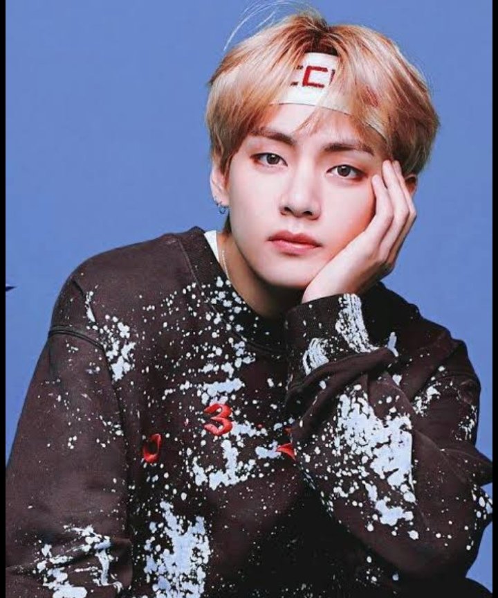 KpopsaneA's tweet photo. I vote for Kim Taehyung (V) from BTS 💜🇵🇰🇰🇷
#100MostHandsomeMen2021 https://t.co/2GBFLe394H