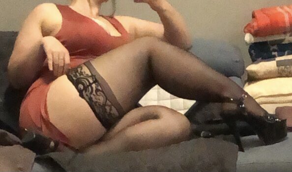 _RavenYoung's tweet image. What’s happening with you and why aren’t you at @Club3161 tonight? #curvybabe #perthescort #stockings #thickthighs