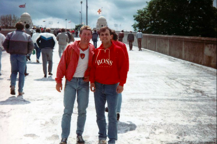 1960maaan's tweet photo. 35 years ago 😳 our first 'Trophy' win.
Our coach was first in the carpark, which wasn't so clever when we tried to get out. Drunken day, led to drunken lock in when we got back. Proper "old" Wembley 😍.
#freightrovertrophy #BristolCity @BristolCity https://t.co/cwIWVVW9Ev