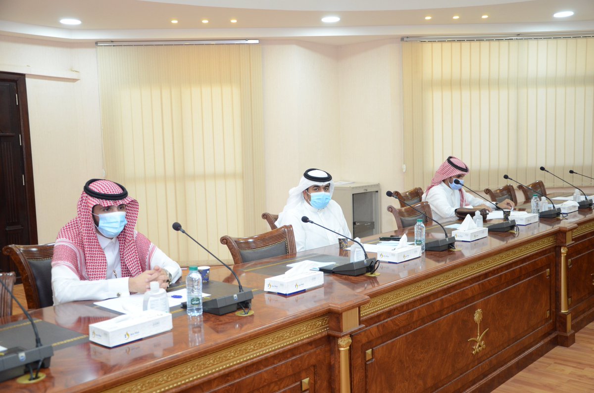 ynbcci's tweet photo. لجنة الأمتياز التجاري بـ #غرفة_ينبع تعقد اجتماعها الأول برئاسة أ .محمد المحياوي، وحضور أعضاء اللجنة.وجرى خلال الاجتماع اختيار م .إبراهيم برناوي(نائبا للرئيس)واطلع الأعضاء على الأهداف الرئيسة للجنة ومناقشة مهام الأعضاء، إضافةً للأهداف الرئيسية من تعزيز ونشر مفهوم الامتياز التجاري. https://t.co/b9beqyxe9r