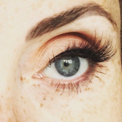 LindaKCTravel's tweet photo. Iβm feeling like a ticking time bomb now with just 5 weeks to go ( if she arrives on time that is!) Sporting my magnetic lashes for the occasion ( DIY bump pics) @newlookfx #pregnancyworkouts #athomeworkout #magneticlashes #bumppics #diybumppics #diypregnancypics #pregnancyphotos https://t.co/3gxsjx6tnG