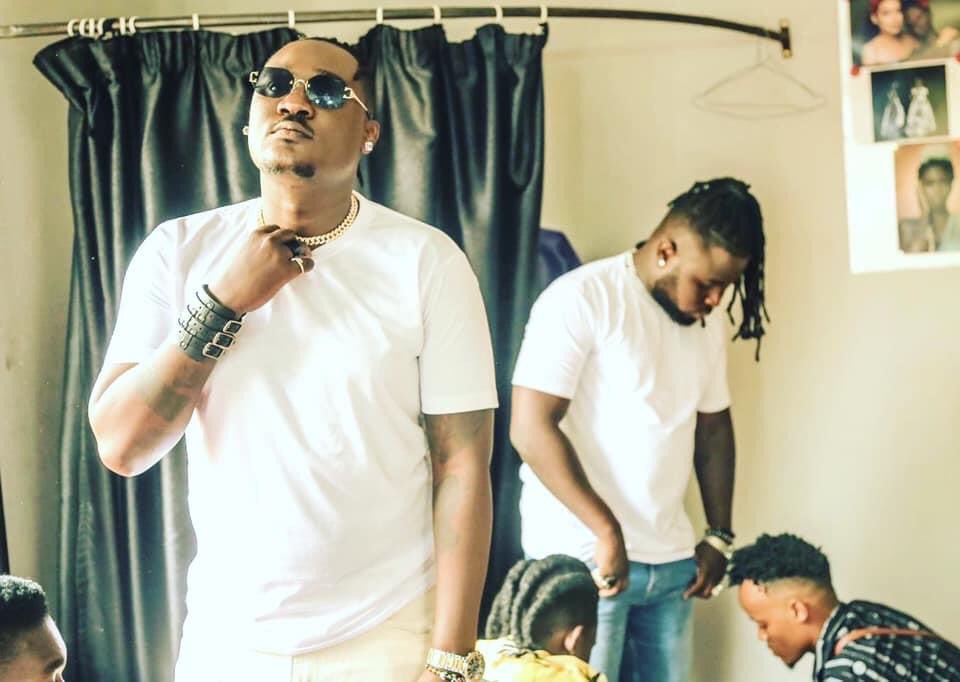kentNflosso's tweet photo. Ready to shine. 🔥🔥

#mbudu #voicesandbeatsrecords https://t.co/FPKFwntFye