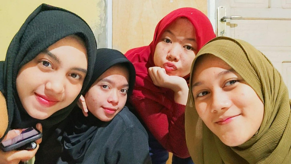 AmandaRachell18's tweet photo. MY FREND #teman #frend https://t.co/QeVi01HKL6