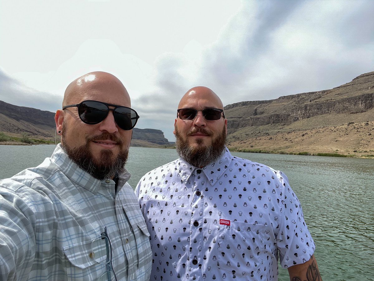 SlimTwin's tweet photo. @taurusismagic #Taurus #twins https://t.co/wuH5lXccxI