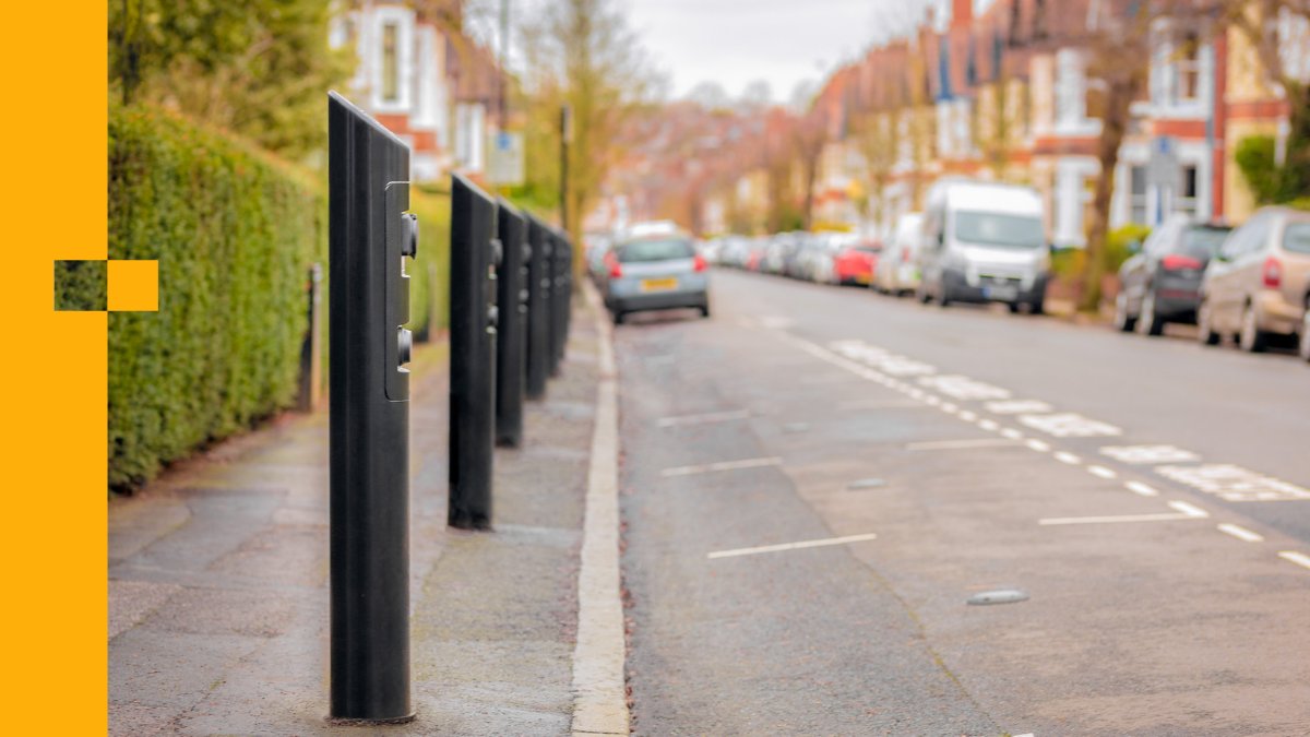 EnergySvgTrust's tweet image. In our blog, we look at the steps that local authorities in England can take to deliver electric vehicle chargepoints and where we can offer support.

Find out more: ensvgtr.uk/YeRTD

#Chargepoints #ElectricVehicles #EVs #LocalAuthorities #NetZero #Transport