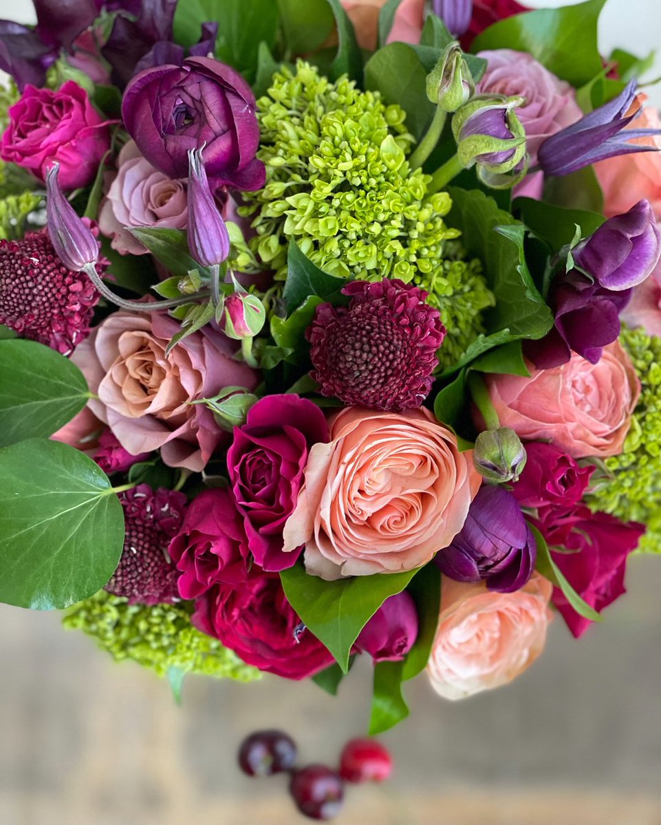 It's raining and it's Monday.  Pretty flowers seem necessary.  #mondaymotivation #rainyday #flowersmakeeverythingbetter #colormyworld #lush #flowergram #bright #ranunculus #roses #scabiosa #floristsofinstagram #helenoliviaflowers