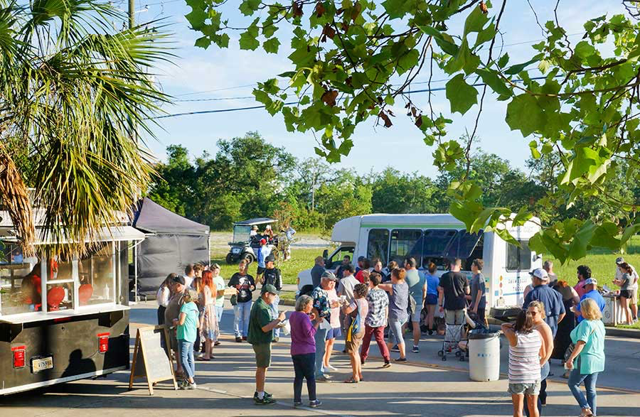 ShooflyMagazine's tweet photo. Wonderful things are happening in Waveland - like Food Truck Fridays and art openings at Studio Waveland!  Check out our photos and make plans to attend in June: 

https://t.co/YJ3dJ5cv6H https://t.co/rNVl7ZSXoJ