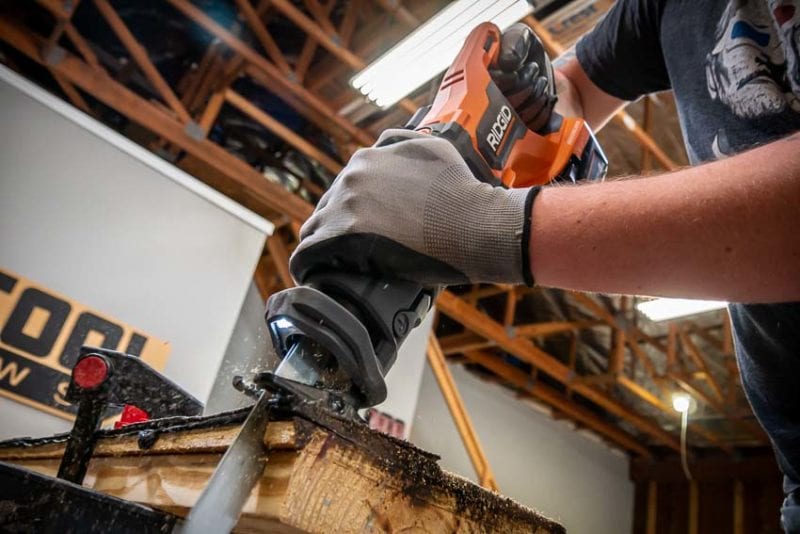 ProToolReviews's tweet photo. The updated #RidgidPowerTools 18V Brushless Reciprocating Saw boasts some impressive performance that takes it even further than Octane!
https://t.co/n62HidZaeh
#ptrrid21 #homedepot #powertools https://t.co/B6J8sRaVBy