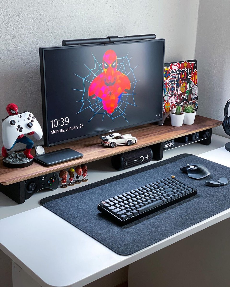 geek33rdot's tweet photo. Check This great space  🖥, hope inspire your workspace, follow for daily setup inspiration. 
.
📸Insane Setup by: @techngneer
.
Check my Spotify playlist for work and code (link in the bio)
.

#geek33rd #escritoriosmodernos

https://t.co/iZdnKVlM7E https://t.co/2PRhgSpF4p