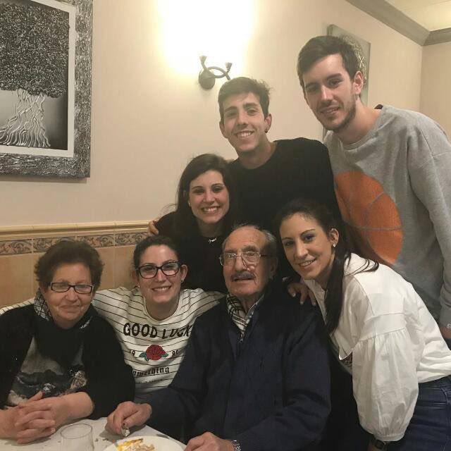 NFerruses's tweet photo. “Todos tenemos una historia que contar” #Periodismo3UJI https://t.co/e1BH1buISN