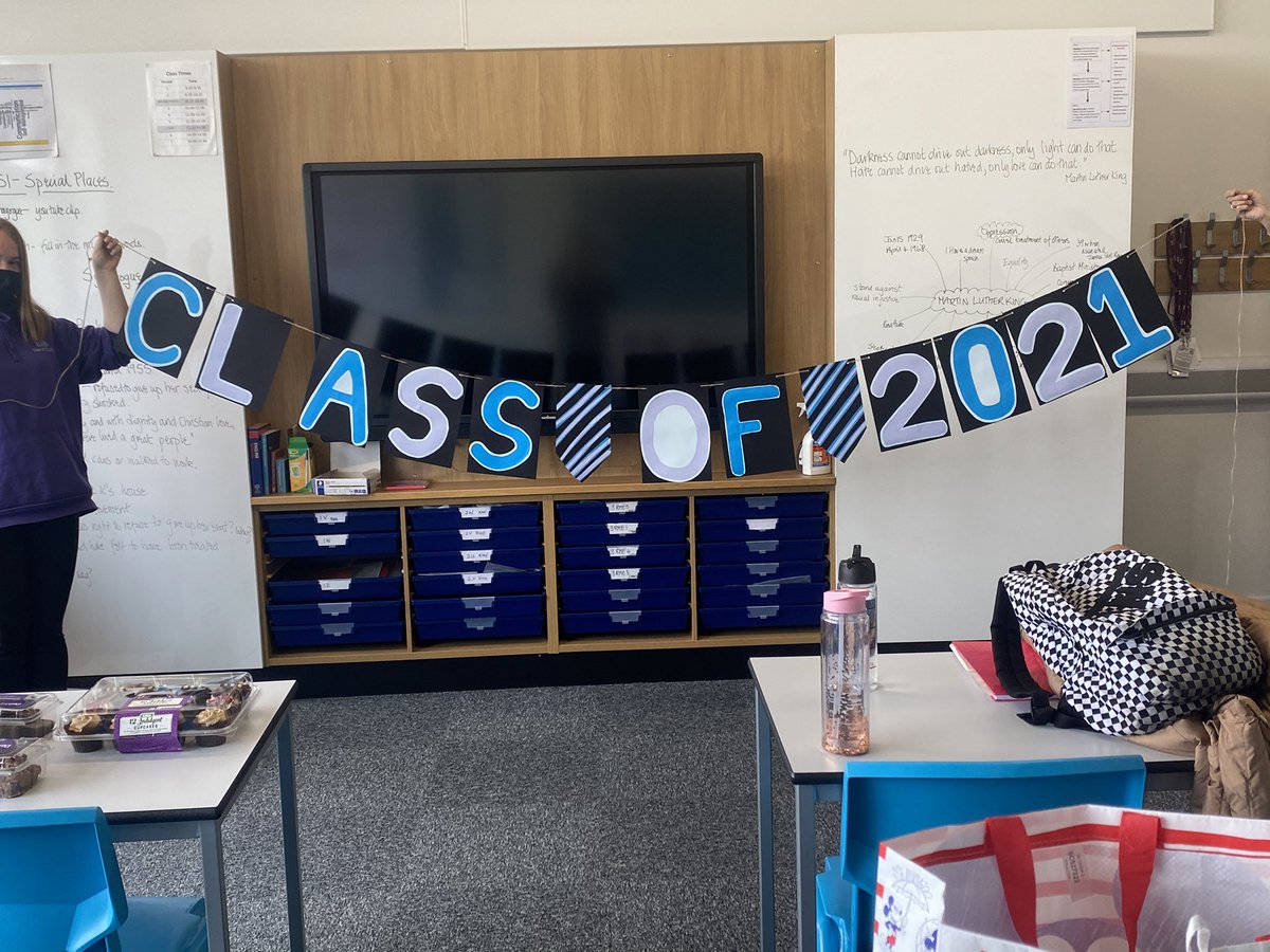 ehs_s6's tweet photo. Decorations underway for our last day on Friday!🥳👩🏻‍🏫
@ElginHighHT https://t.co/oqJTs3bvCk