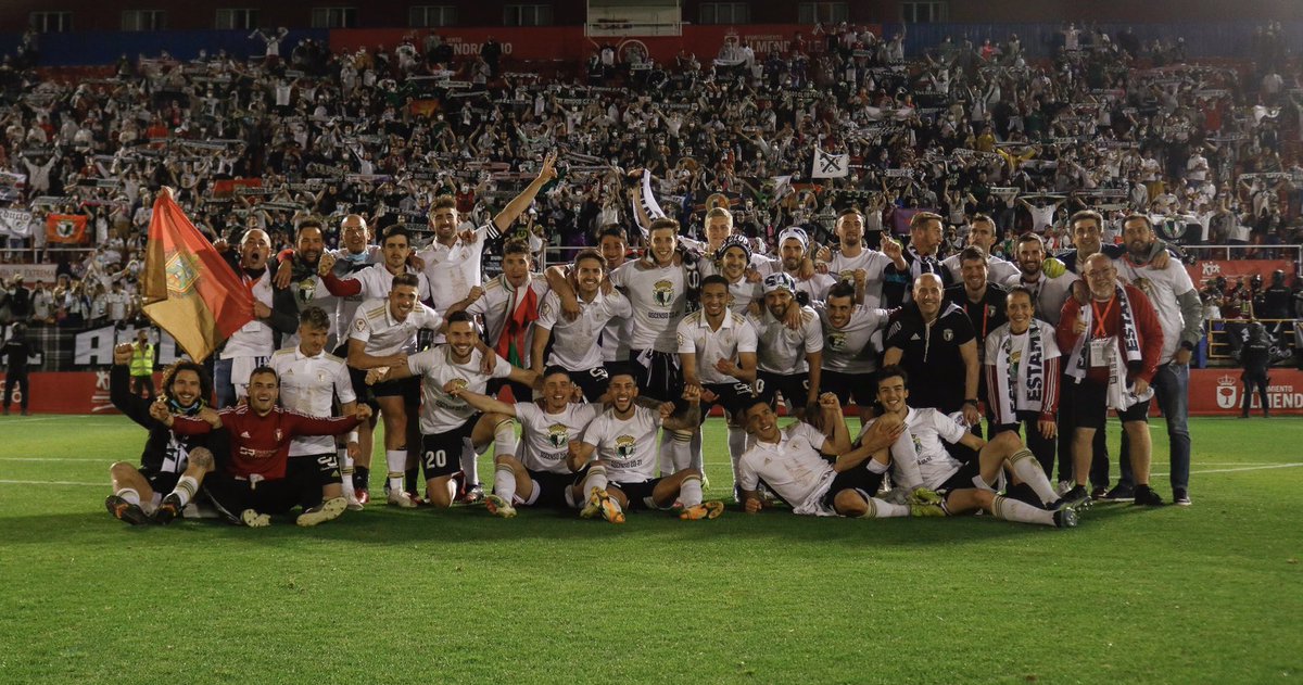 albertoginesb's tweet photo. Hemos sufrido!
Hemos luchado!
Y ahora vamos a disfrutarlo!
Este grupo merecía esta gran recompensa.
 
#EstamosDeVuelta 
#LaLigaSmartBank  
@Burgos_CF 🤍🖤 https://t.co/TpY1cY4nBC
