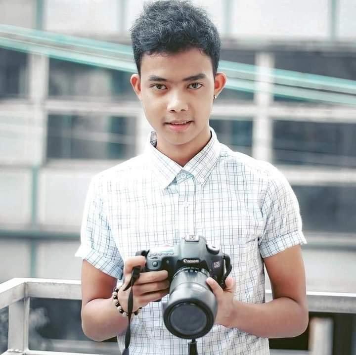 Haruonchill's tweet photo. Bunny Thit (left photo) and another one boy were arbitrarily ABDUCTED by Junta Terrorists from the house in 6 Kwae, #North_Okkala township, Yangon last night around 1am for no reasons. 

#WhatsHappeningInMyanmar 
#May24Coup https://t.co/wdvf8oWfaL