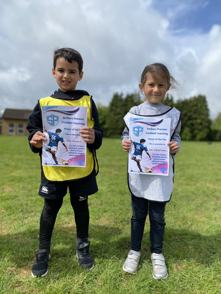 StrikersPremie1's tweet photo. The weather has not been very kind to us since we have started. But the rain has not dampened the spirits and enthusiasm of the players.
Here are our first players of the week!
๐โฝ๏ธ๐
#StrikersPremier #DevelopmentLeadsToSuccess https://t.co/3RkJ5DEjPO