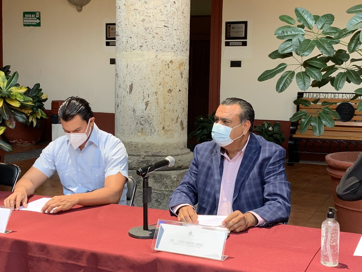 LegislativoJal's tweet photo. Sesión de la Junta de Coordinación Política del Congreso del Estado que preside el diputado @ChuyCabreraMx https://t.co/xQJSFeLOvg