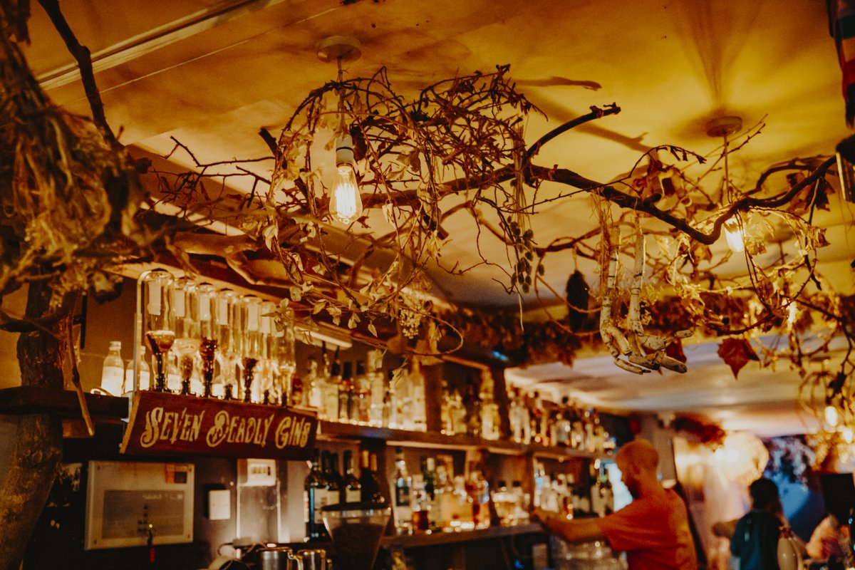 Thanks to <a href="/DesignMyNight/">DesignMyNight</a> for listing us in their 30 bucket list London pubs to visit!

We've got space for bookings and walk-ins tonight for post-work drinks. Shake off those Monday blues!

designmynight.com/london/pubs/be…