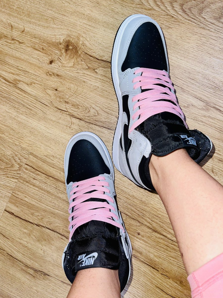 maclepeflores's tweet photo. That pink lace though! 😍💗

Thank you for the assist @snkr_twitr 🤝

#YourSneakersAreDope 
#pink
#Jordan1
#shadows2 
#SNKRSKickCheck https://t.co/ZL4upHZJOy