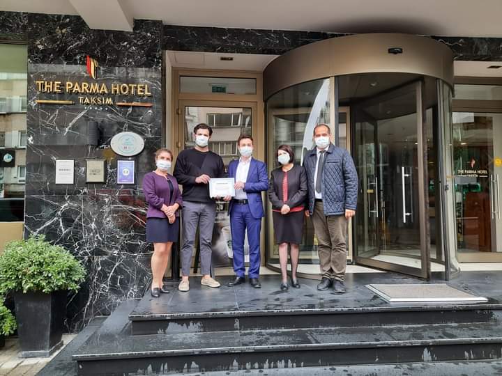 BeyogluSgm's tweet photo. Sosyal Güvenlik Haftası Kapsamında İşverenlerimize ziyaret edilmiş ve kendileri için hazırlanan Teşekkür Belgeleri takdim edilmiştir. https://t.co/ZzDOKvhFtM