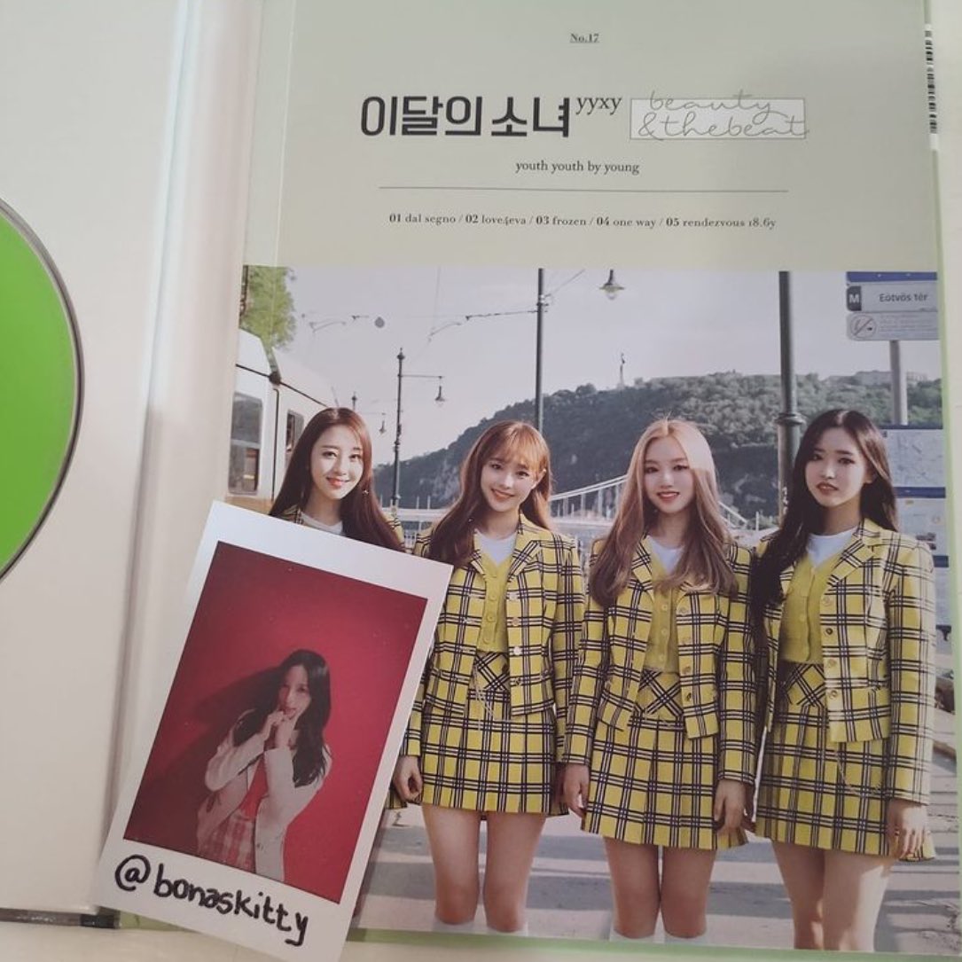holywtch's tweet photo. [venda/troca]

loona yyxy: beauty &amp; the beat limited ver.
cd  + photobook 
qyop - aceitando ofertas!
entre em contato pelo instagram (@\bonaskitty) https://t.co/VSqMOeQ6iV