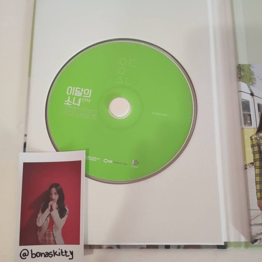 holywtch's tweet photo. [venda/troca]

loona yyxy: beauty &amp; the beat limited ver.
cd  + photobook 
qyop - aceitando ofertas!
entre em contato pelo instagram (@\bonaskitty) https://t.co/VSqMOeQ6iV