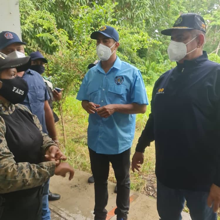 PoliciaMiranda1's tweet photo. El día de hoy se supervisó el módulo de seguridad #IAPEM #ElCumbo municipio #AndresBello dónde las autoridades evaluaron el funcionamiento de la misma. Al lugar se presentaron @argotte5 @garciapintojose @faescpnb @GNB_Pueblo @emergenciapoli https://t.co/wRm4DDMkV3