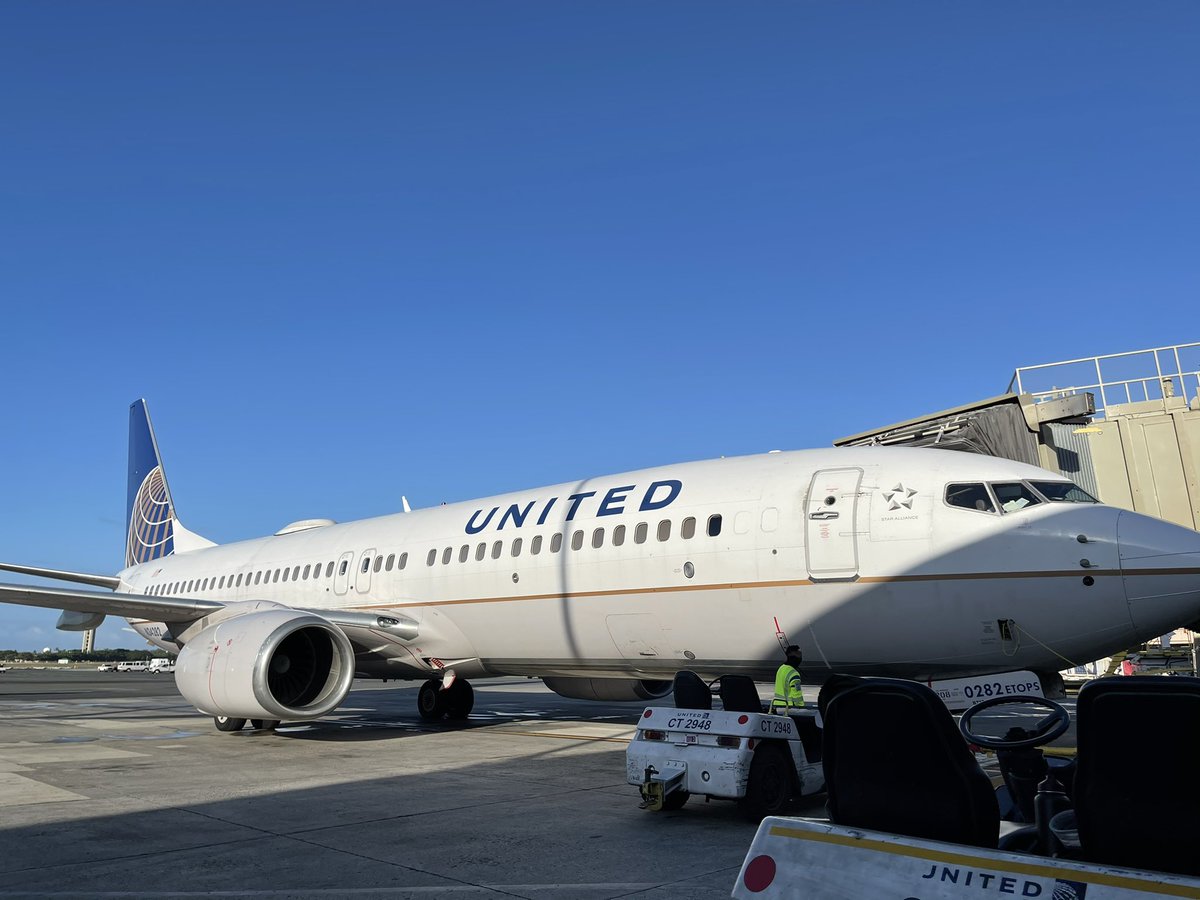 RaphaelatUnited's tweet photo. @weareunited #IslandHopper repatriation flight 🙏🏽✈️🏝✈️🏝✈️🏝✈️🏝✈️🏝✈️🏝 🌺🌸🌸🌸🌺 #HNLProud #BeingUnited #UnitedTogether #FSM #core4caring @MikeHannaUAL @ErnieAtUnited @DBP_sfo @DJKinzelman @RachelLandgraf https://t.co/OfwDs9kTIo