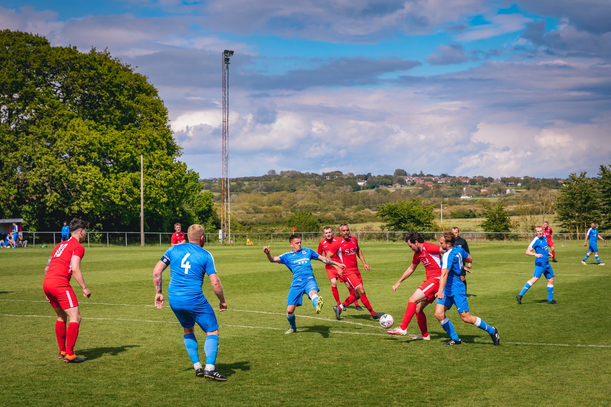 Better late than never, here's the action from Brading Town vs <a href="/shanklinfc/">shanklin fc</a> on Saturday...

flickr.com/photos/stuartt…