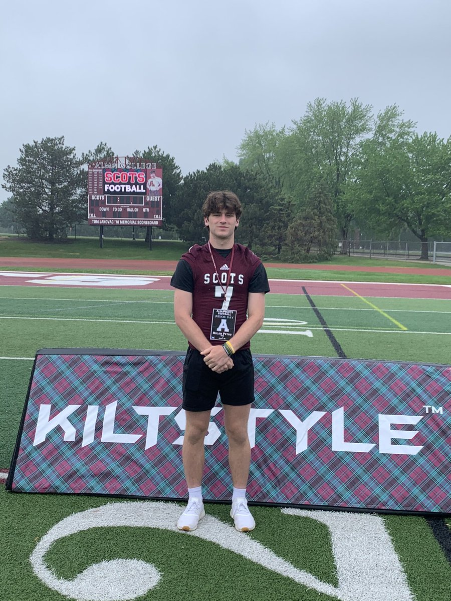 NolanPetru's tweet photo. After a great visit I’m blessed to receive my first offer from alma college  @AlmaScotsFB @Ryan_Ettinger1 @FootballHowell https://t.co/wqpaXtalp1