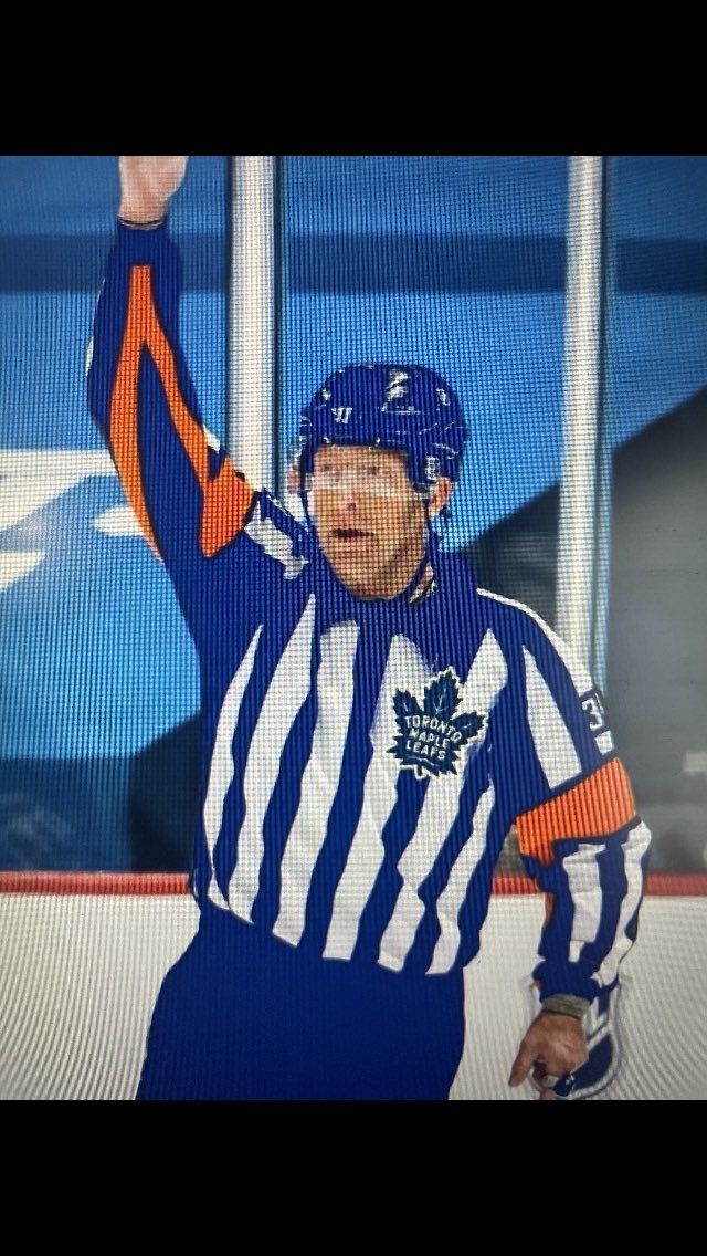 Buck__Breaker's tweet photo. Habs vs Leafs in Montreal tonight. This guy didnt make the trip. 🤣
#habs #leafs #reffs #idiots https://t.co/SgL7a5PoGy