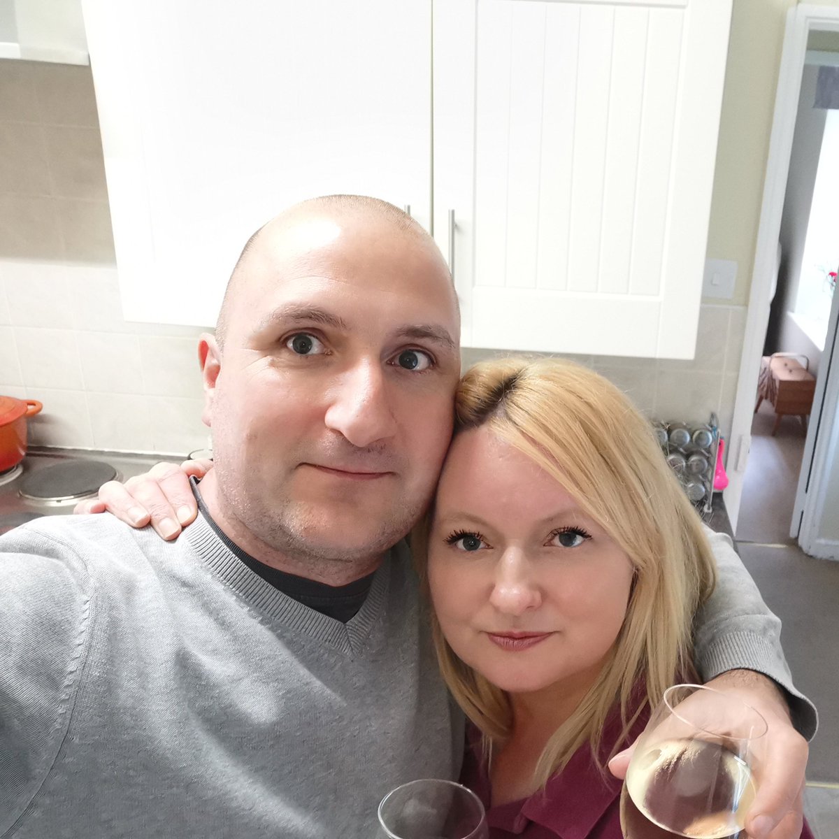lazyperfection's tweet photo. Monday night selfie, with a glass of wine! #wineoclock #mondaywine #mondaymood #kitchenselfie #selfie #datenightathome #wineafterwork https://t.co/GjDt8RwrOW