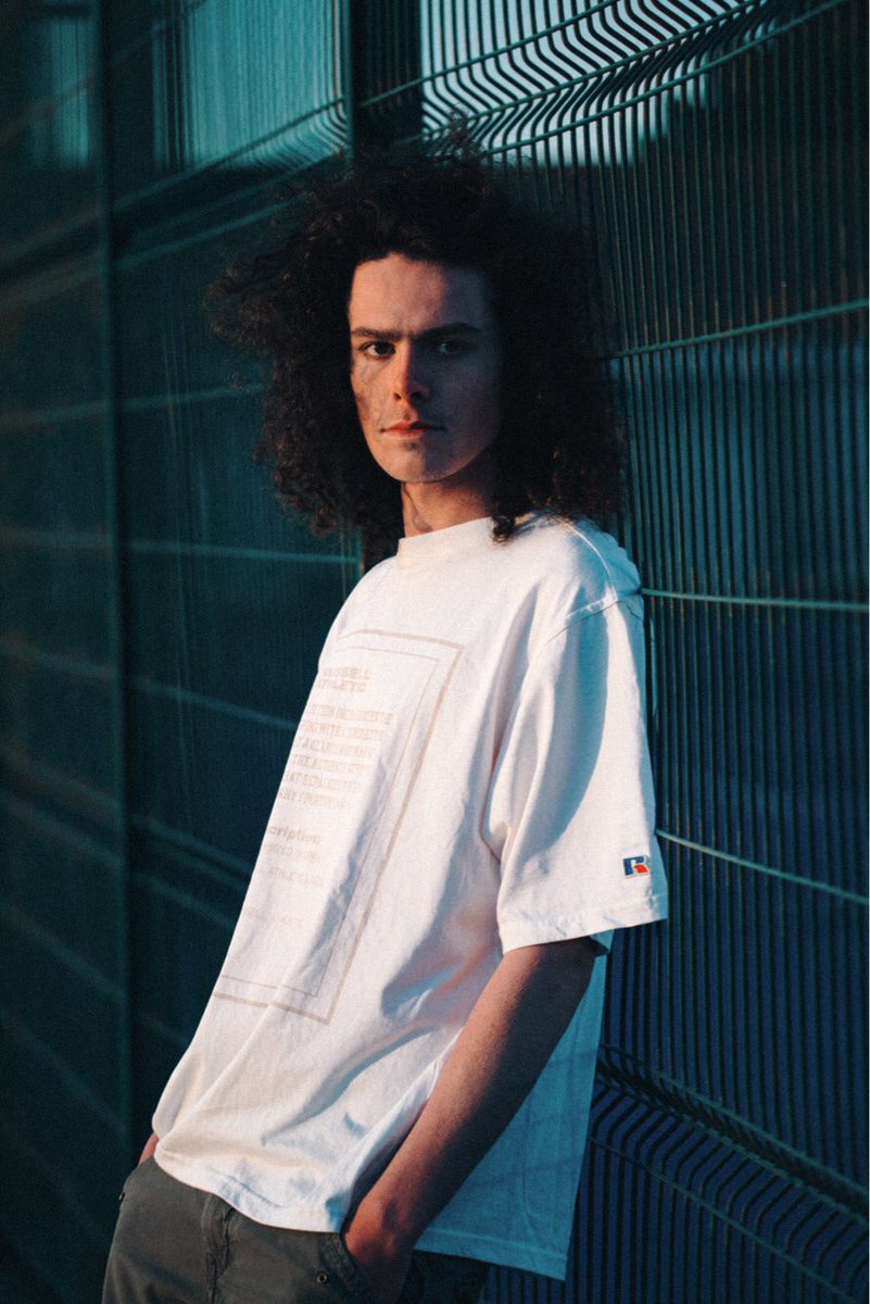 RussellAthl_EU's tweet photo. A white t-shirt is a modern essential. πΈ by @saltylens_ci | #IconicR https://t.co/TBEYagLBfA