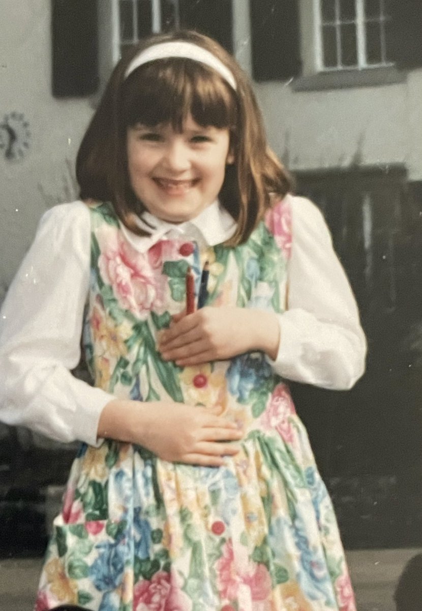 annaMarx23's tweet photo. Da ja bald mein 30 Geburtstag 🎂 🎈🎁 🥳ist(so alt😱😨) und hier viele so aus 4 Jahrzehnten Fotos sind und weil ich eh wenig Fotos von mir habe, dachte ich mache das auch einmal mit Fotos aus den 90-er,um 2000, 10-er und seit 2020.
Einmal mehr gestellt und einmal weniger und... https://t.co/GSjr9iqd7I