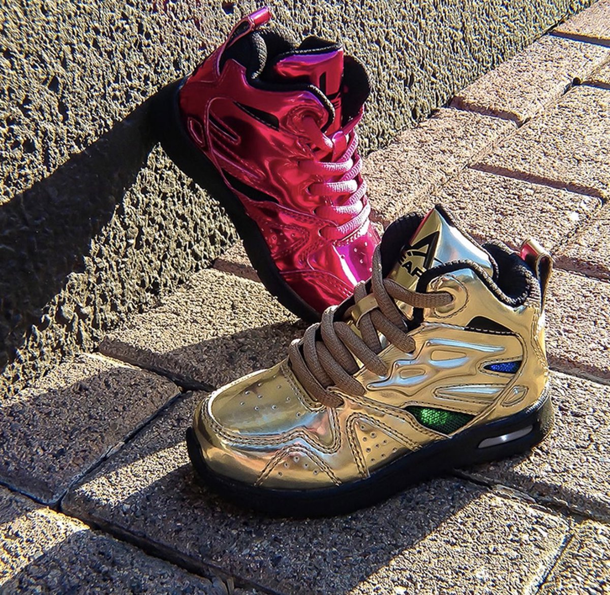 LAGear's tweet photo. L.A. GEAR Style π
#LAGear #vision #LALights #greatertodaythanyesterday #shoes #shoe #firekicks #la #oldschool #cali #losangeles #californialove #photooftheday #picoftheday #photography #class https://t.co/C7K7fTpeze