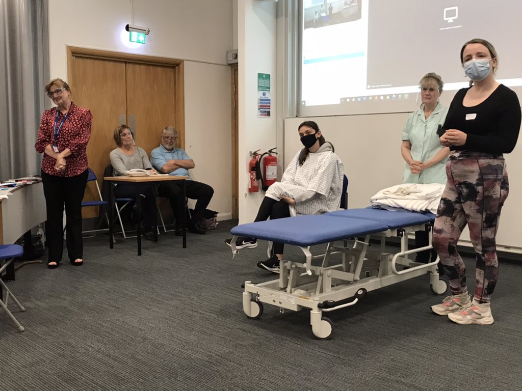 Excellent communication session this pm from Carrie <a href="/SimComm_Academy/">SimComm Academy</a> students were throughly engaged with the vignettes used to demonstrate patient centred communication skills &amp; professional behaviours thank you!!@UoSotonPT <a href="/TherapyUos/">UoS Occupational Therapy</a> <a href="/PodsSoton/">UoS Podiatry</a>